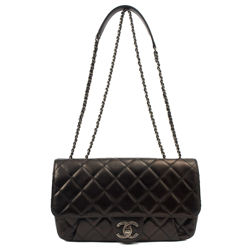 Picture of Chanel Shoulder Bag Flap Bag in Black, Glazed Calfskin