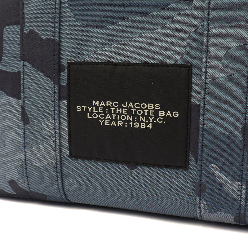 Picture of Marc Jacobs Tote The Tote Bag in camo blue, invalid