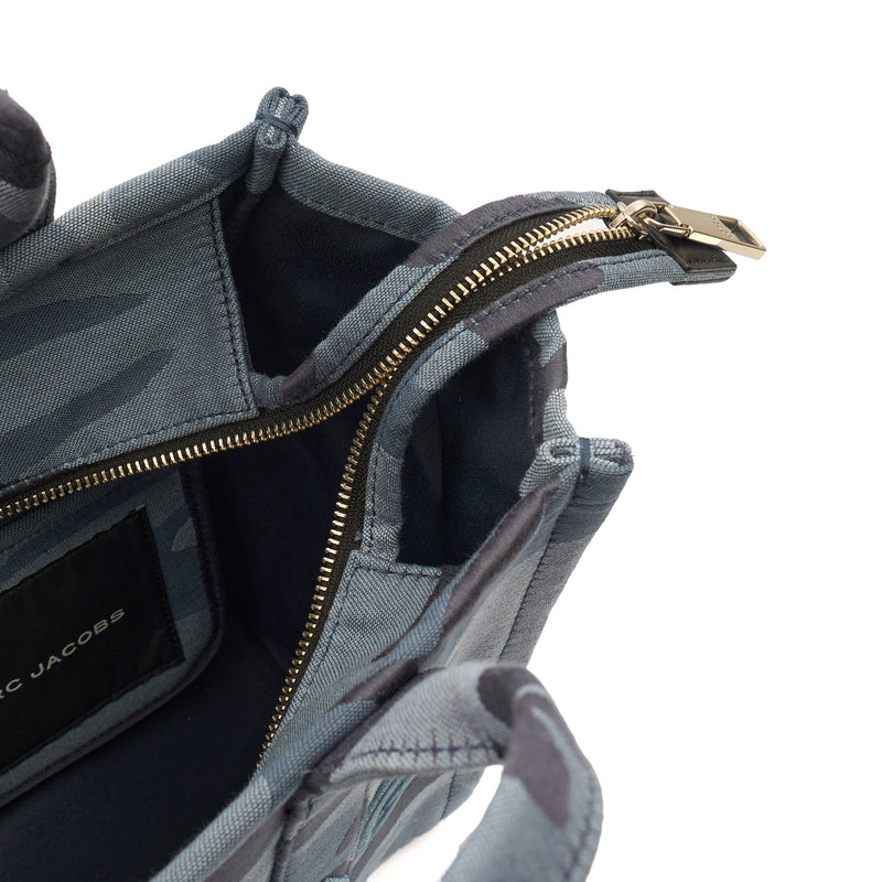 Picture of Marc Jacobs Tote The Tote Bag in camo blue, invalid