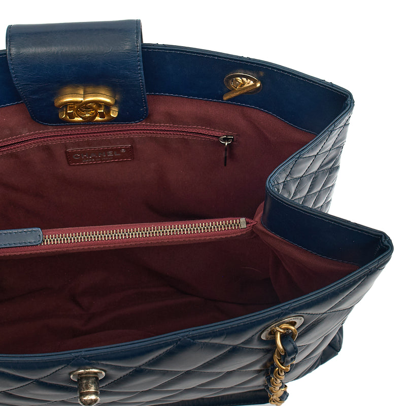 Picture of Chanel Tote Vintage Tote in Blue, Leather