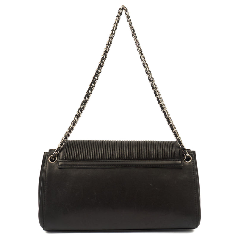 Picture of Chanel Shoulder Bag Mademoiselle East West Flap in Black, Calfskin Leather