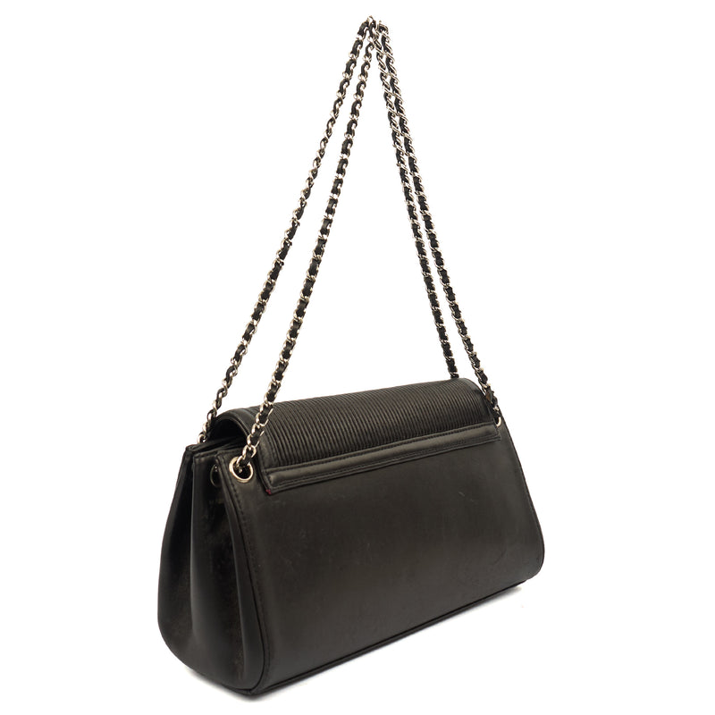 Picture of Chanel Shoulder Bag Mademoiselle East West Flap in Black, Calfskin Leather