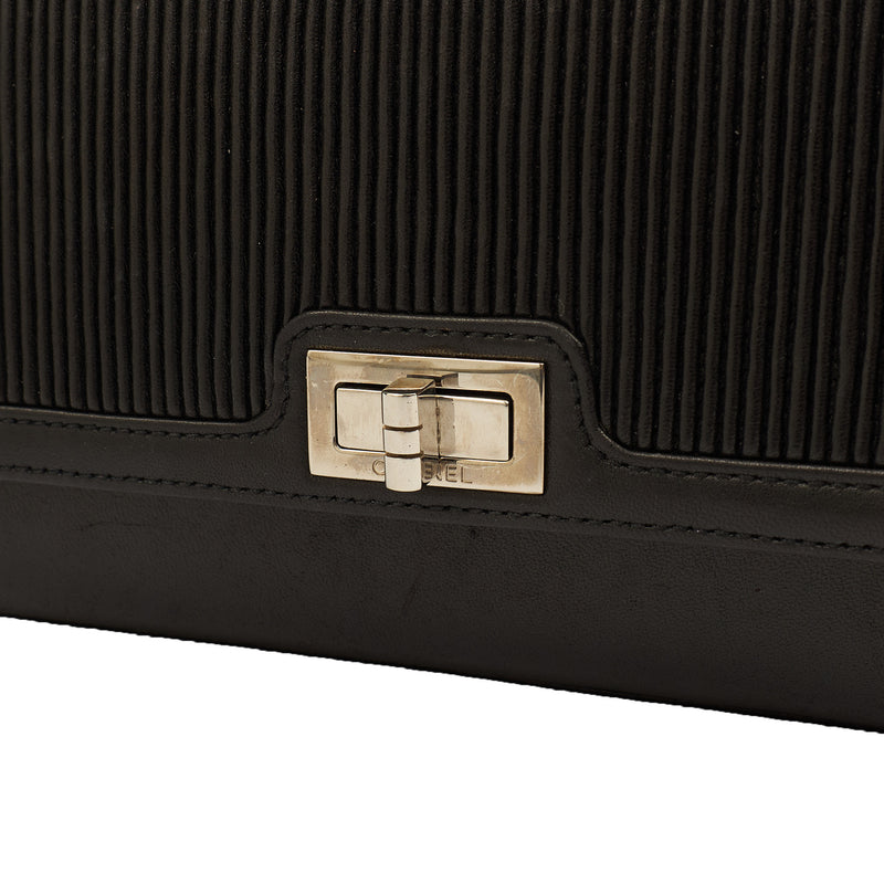 Picture of Chanel Shoulder Bag Mademoiselle East West Flap in Black, Calfskin Leather