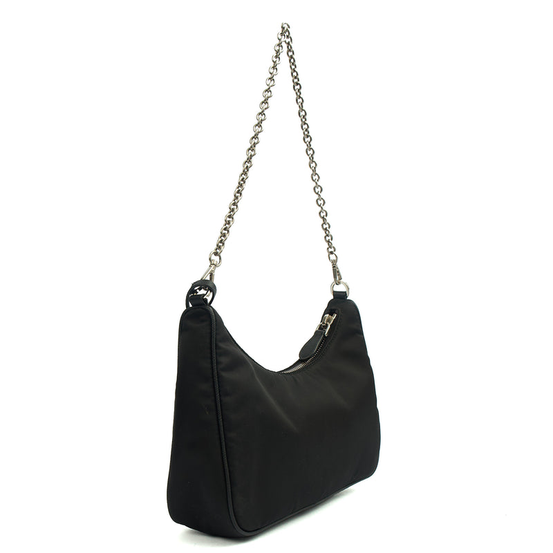 Picture of Prada Cross Body Re-Edition 2005 Bag in Black, Nylon