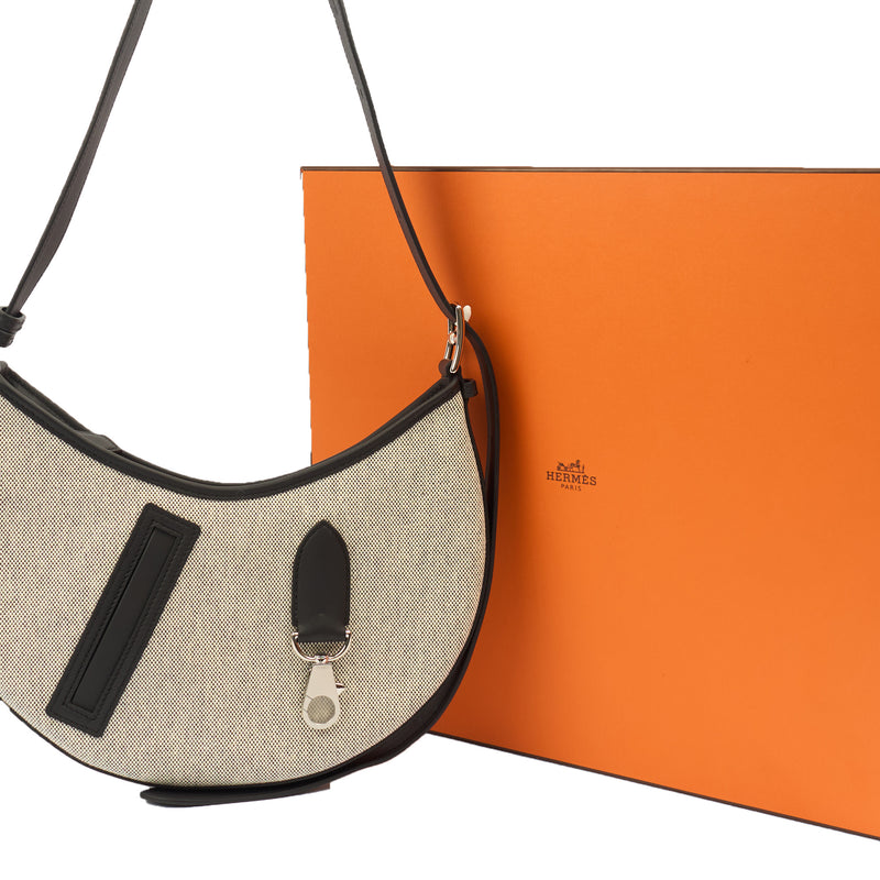 Picture of Hermes Shoulder Bag Arcon in Black, Fabric