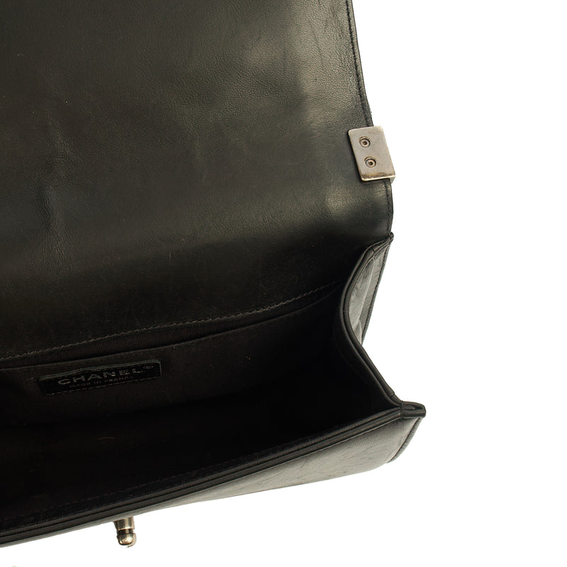 Picture of Chanel Shoulder Bag Boy - Medium in Black, Calfskin Leather