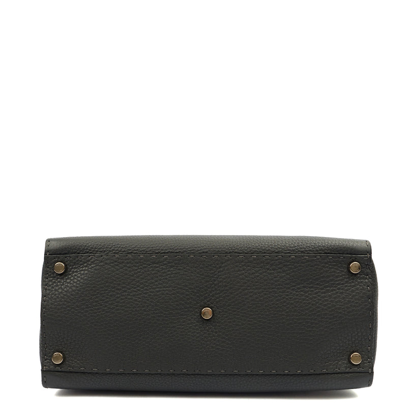 Picture of Fendi Tote Selleria Peekaboo in Grey, Leather