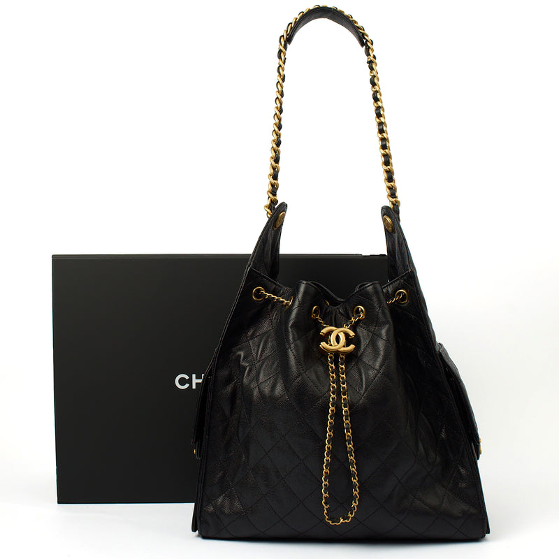 Picture of Chanel Shoulder Bag Chanel 25 - Medium in Black, Calfskin Leather