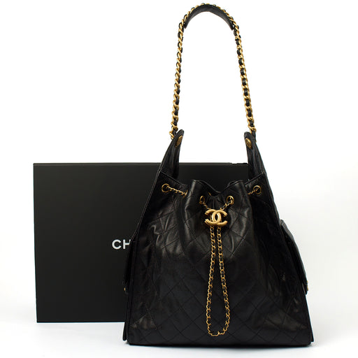 Picture of Chanel Shoulder Bag Chanel 25 - Medium in Black, Calfskin Leather
