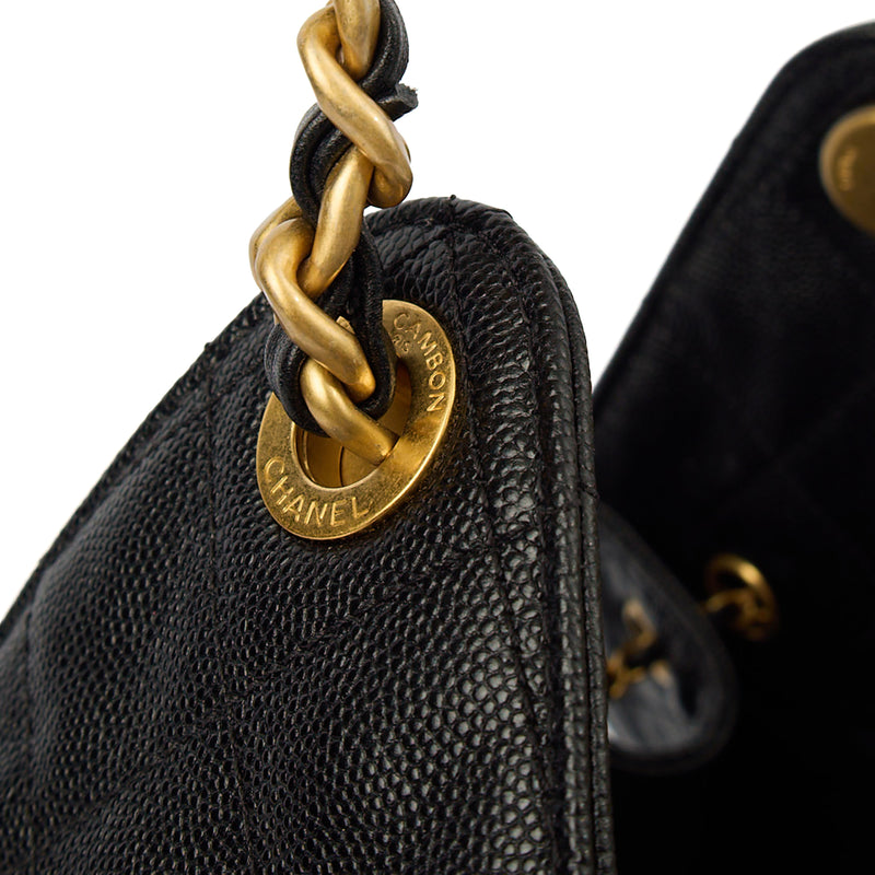 Picture of Chanel Shoulder Bag Chanel 25 - Medium in Black, Calfskin Leather