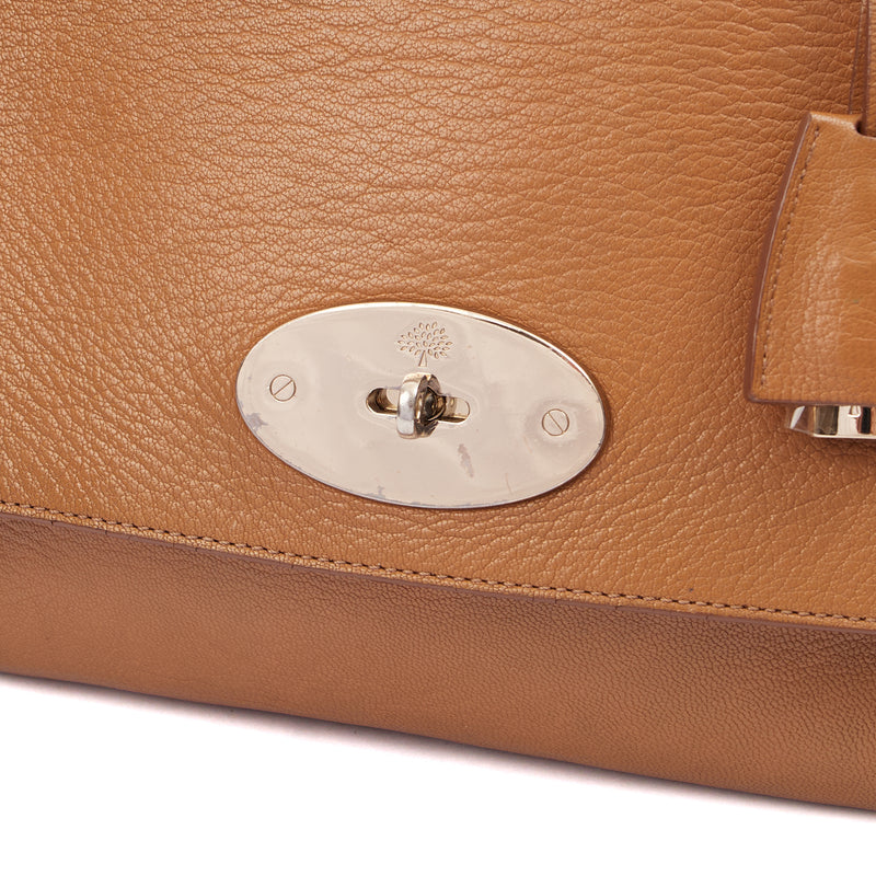 Picture of Mulberry Shoulder Bag Lily - Large in Oak, Calfskin Leather