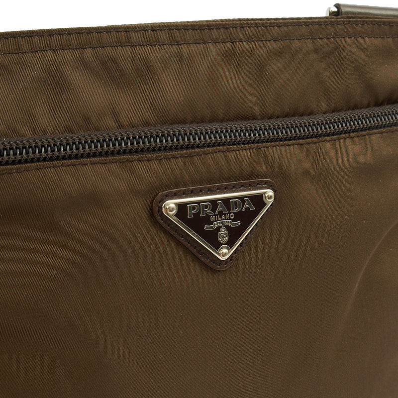 Picture of Prada Cross Body Nylon Messenger in Green, Nylon