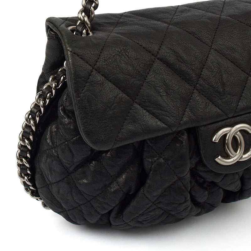 Picture of Chanel Cross Body Chain Flap Bag in Black, Calfskin Leather