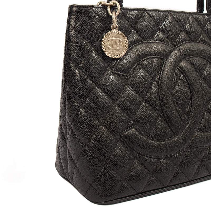 Picture of Chanel Tote Medaillon Tote in Black, Caviar Leather