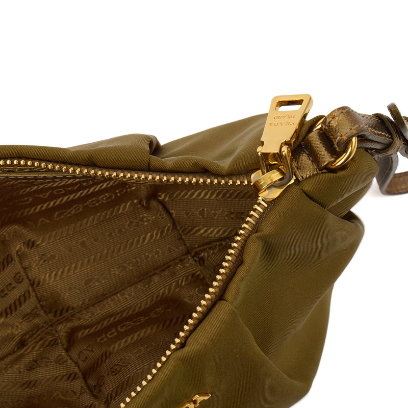 Picture of Prada Clutch Clutch in Green, Nylon