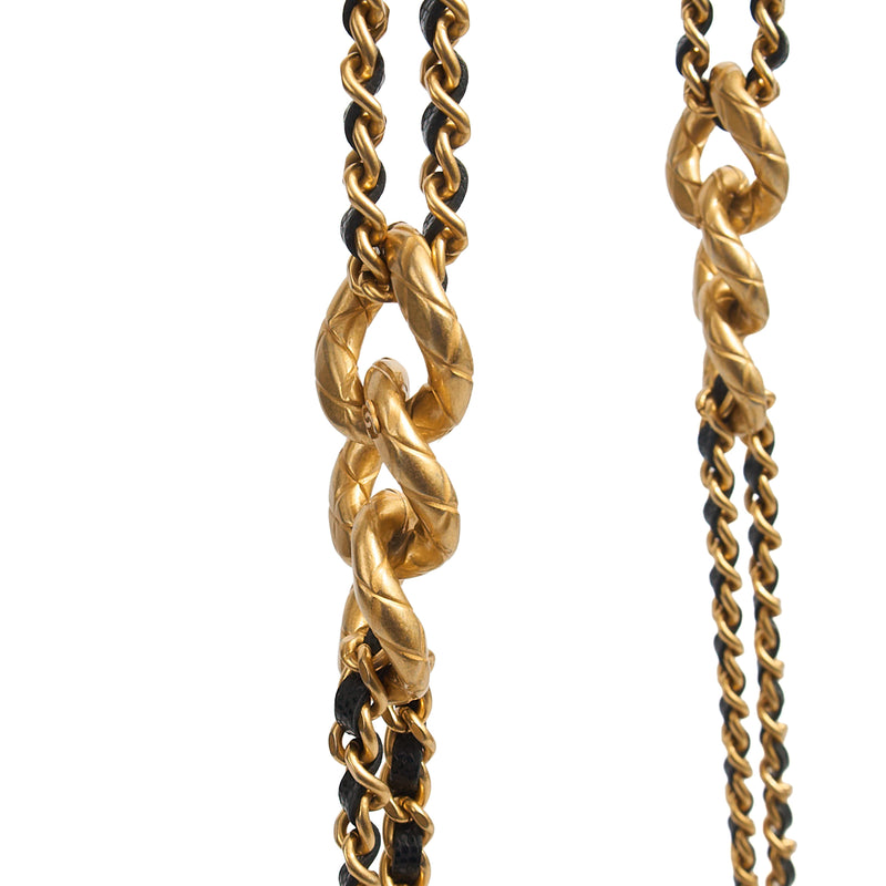 Picture of Chanel Cross Body Wallet on Chain in Black, Caviar Leather