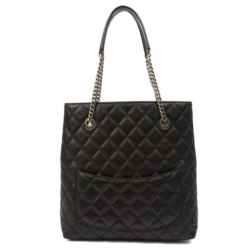 Picture of Chanel Tote Tote in Black, Lambskin Leather