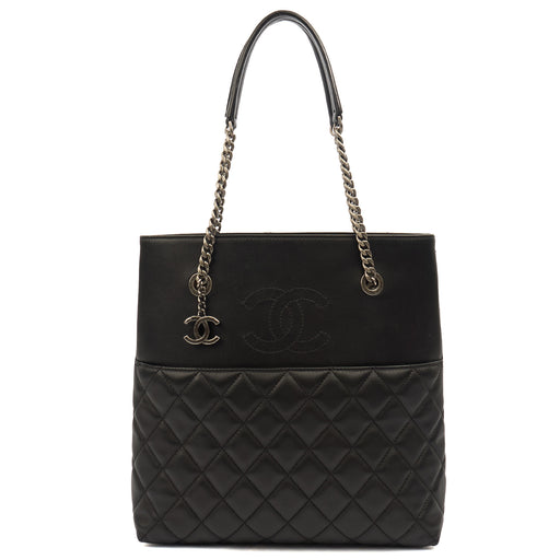 Picture of Chanel Tote Tote in Black, Lambskin Leather