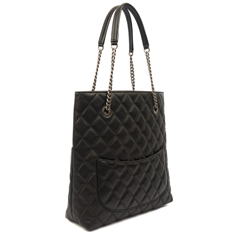 Picture of Chanel Tote Tote in Black, Lambskin Leather