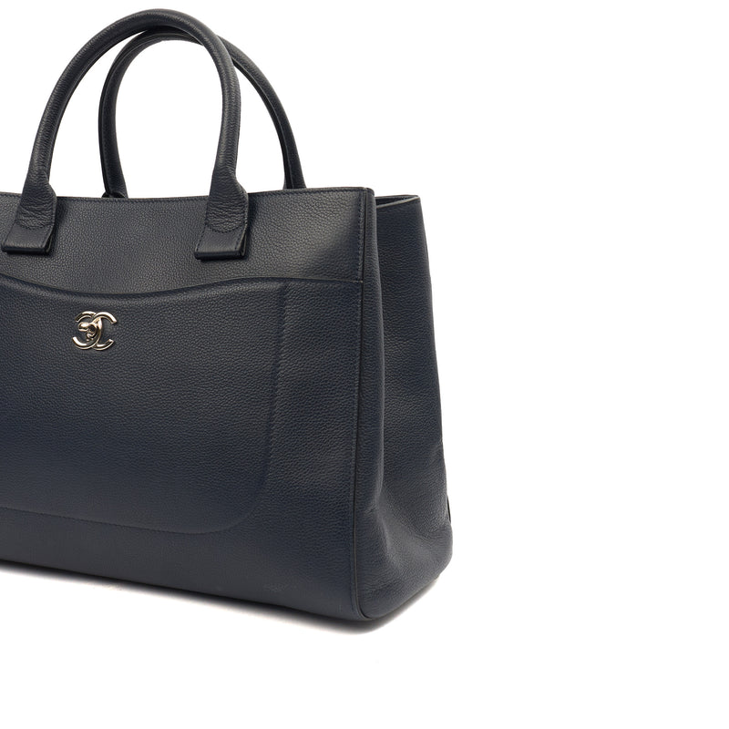 Picture of Chanel Tote Executive Shopper Tote in Blue, Calfskin Leather