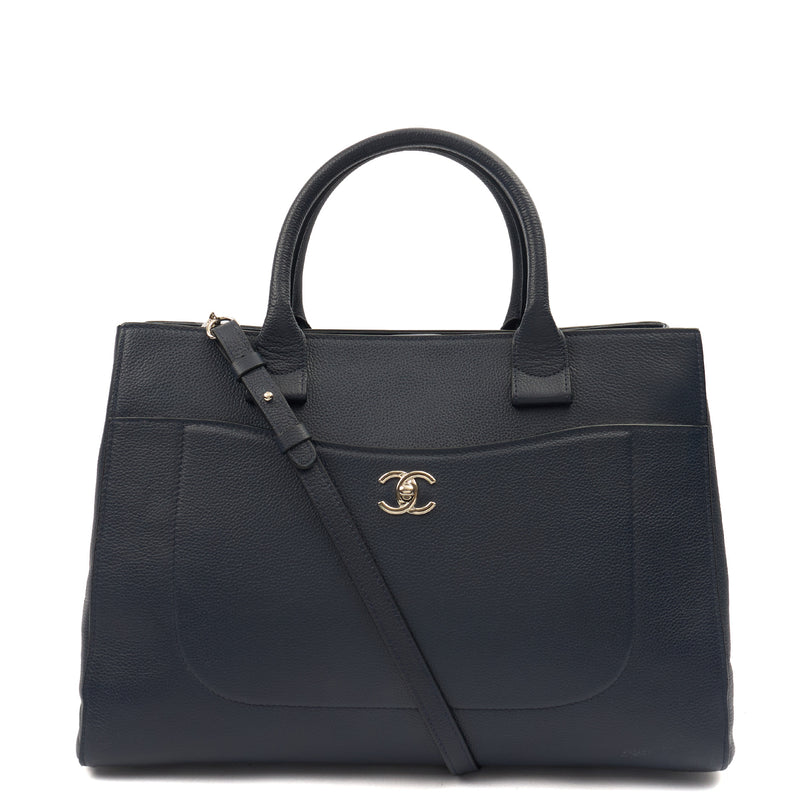 Picture of Chanel Tote Executive Shopper Tote in Blue, Calfskin Leather