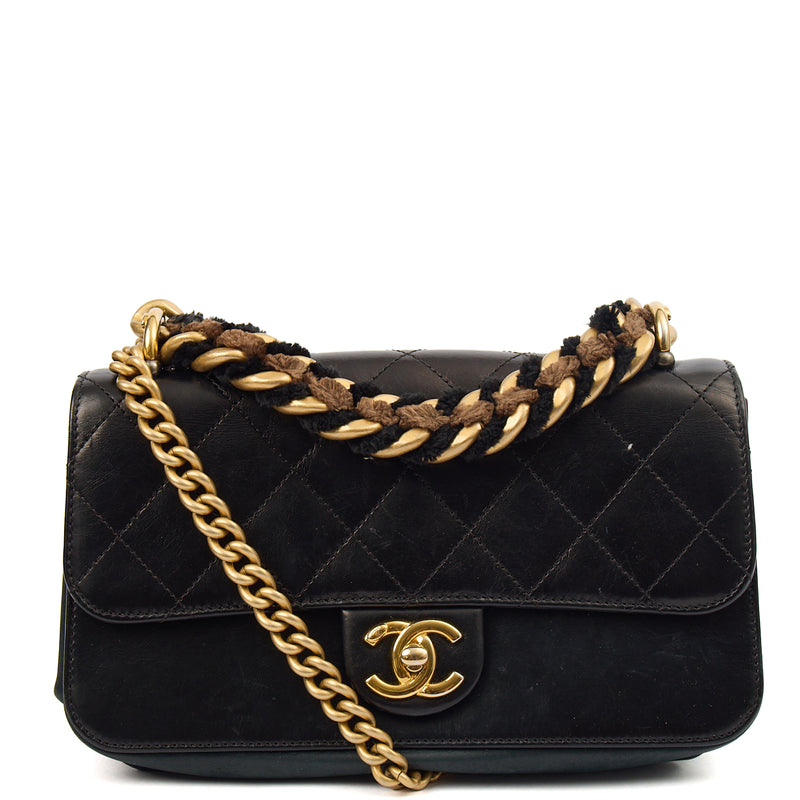 Picture of Chanel Shoulder Bag Shoulder Bag in Black, Lambskin Leather