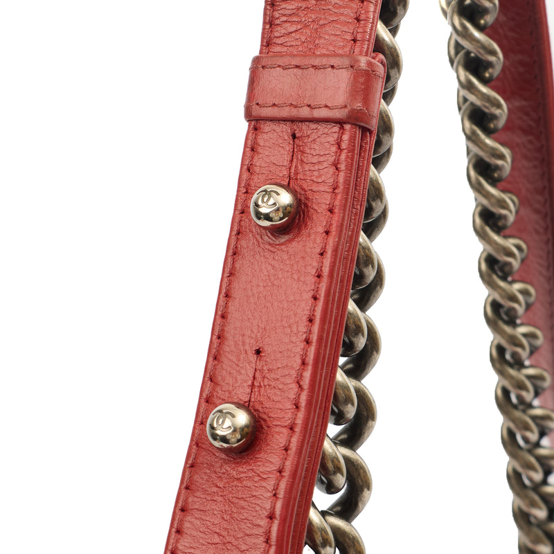 Picture of Chanel Shoulder Bag Boy - Large in Red, Lambskin Leather