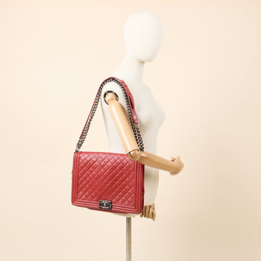 Picture of Chanel Shoulder Bag Boy - Large in Red, Lambskin Leather