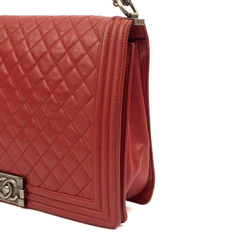 Picture of Chanel Shoulder Bag Boy - Large in Red, Lambskin Leather