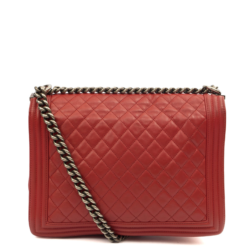 Picture of Chanel Shoulder Bag Boy - Large in Red, Lambskin Leather