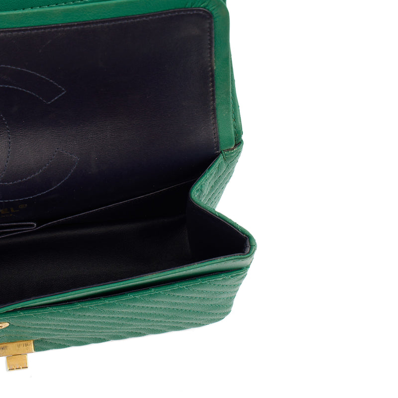 Picture of Chanel Shoulder Bag 2.55 Reissue - Medium in Green, invalid