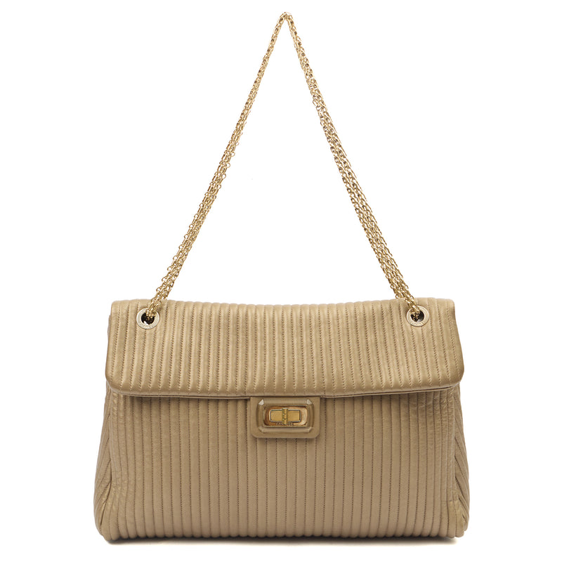 Picture of Chanel Shoulder Bag Shoulder Bag in Metallic, Calfskin Leather