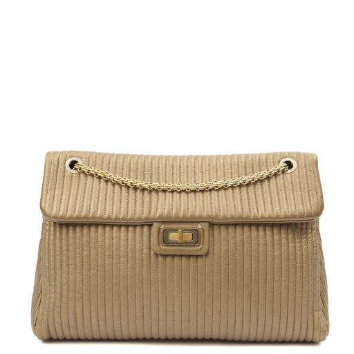 Picture of Chanel Shoulder Bag Shoulder Bag in Metallic, Calfskin Leather