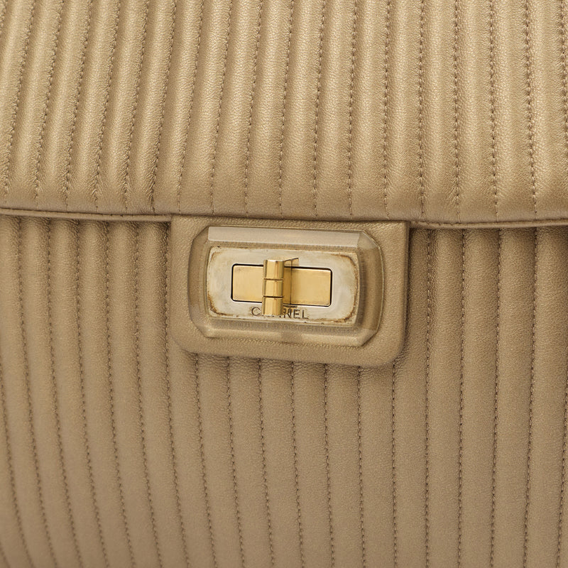 Picture of Chanel Shoulder Bag Shoulder Bag in Metallic, Calfskin Leather