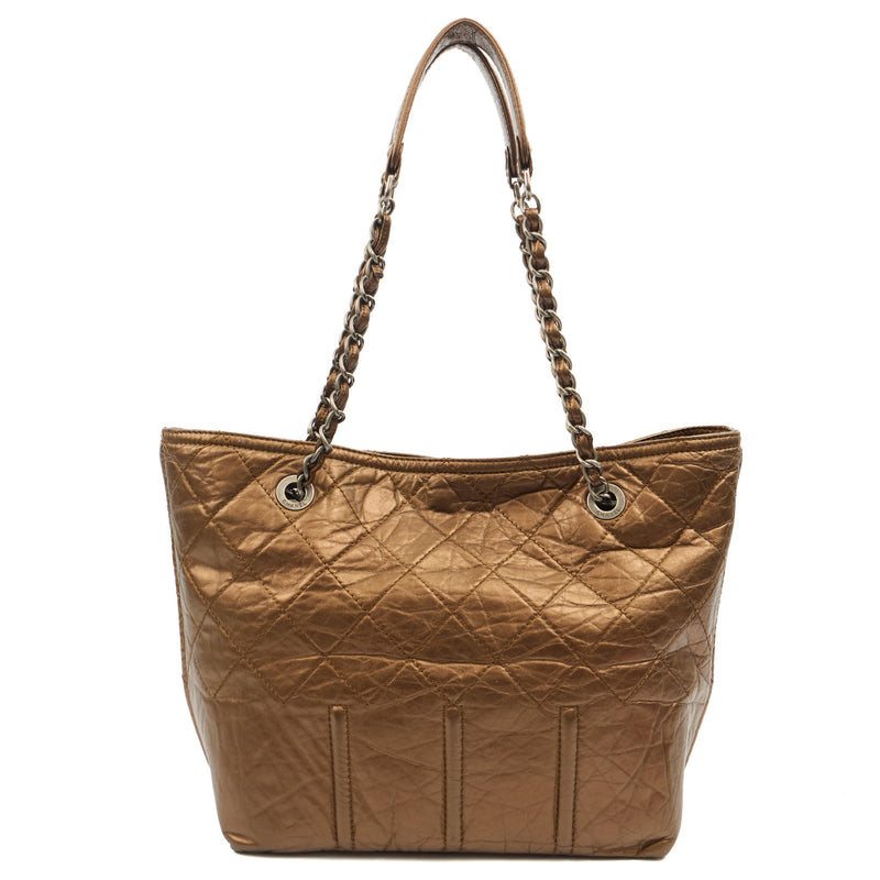Picture of Chanel Tote Tote in Brown, Crinkled Calfskin Leather