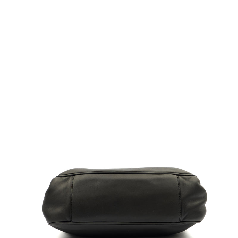 Picture of Prada Tote Tote in Black, Calfskin