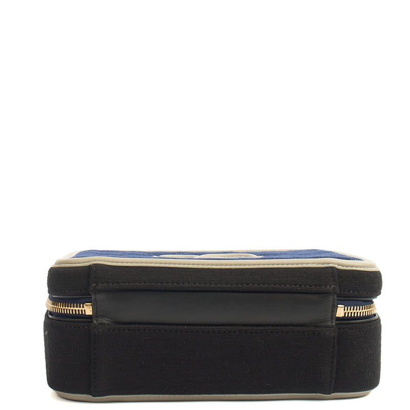 Picture of Chanel Shoulder Bag CC Filigree Vanity Case in Blue, Fabric