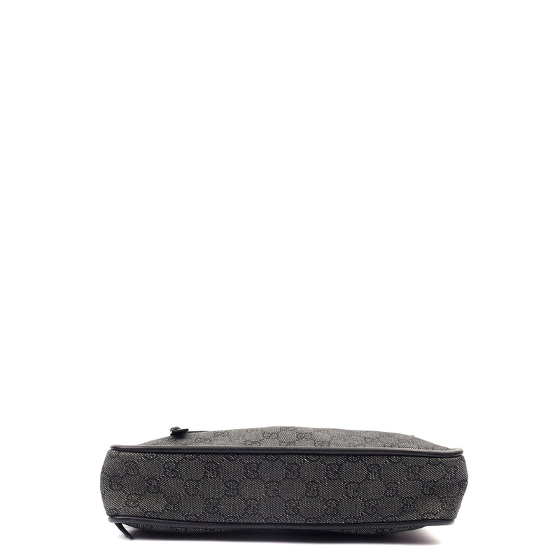 Picture of Gucci Shoulder Bag Shoulder Bag in Night Courrier GG Supreme, Canvas