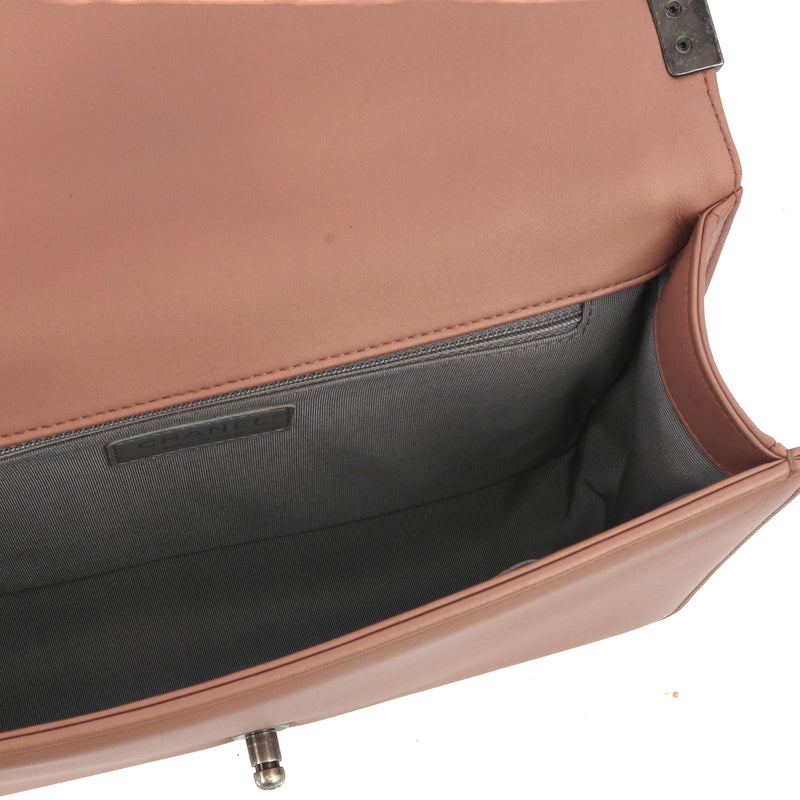 Picture of Chanel Shoulder Bag Boy - Medium in Pink, Calfskin Leather
