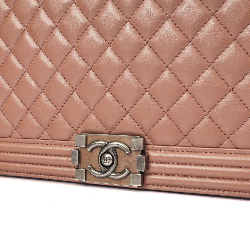 Picture of Chanel Shoulder Bag Boy - Medium in Pink, Calfskin Leather