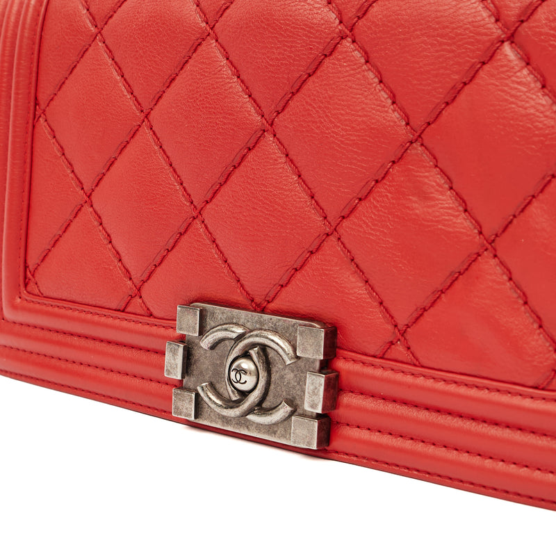 Picture of Chanel Shoulder Bag Boy - Medium in Red, Calfskin Leather