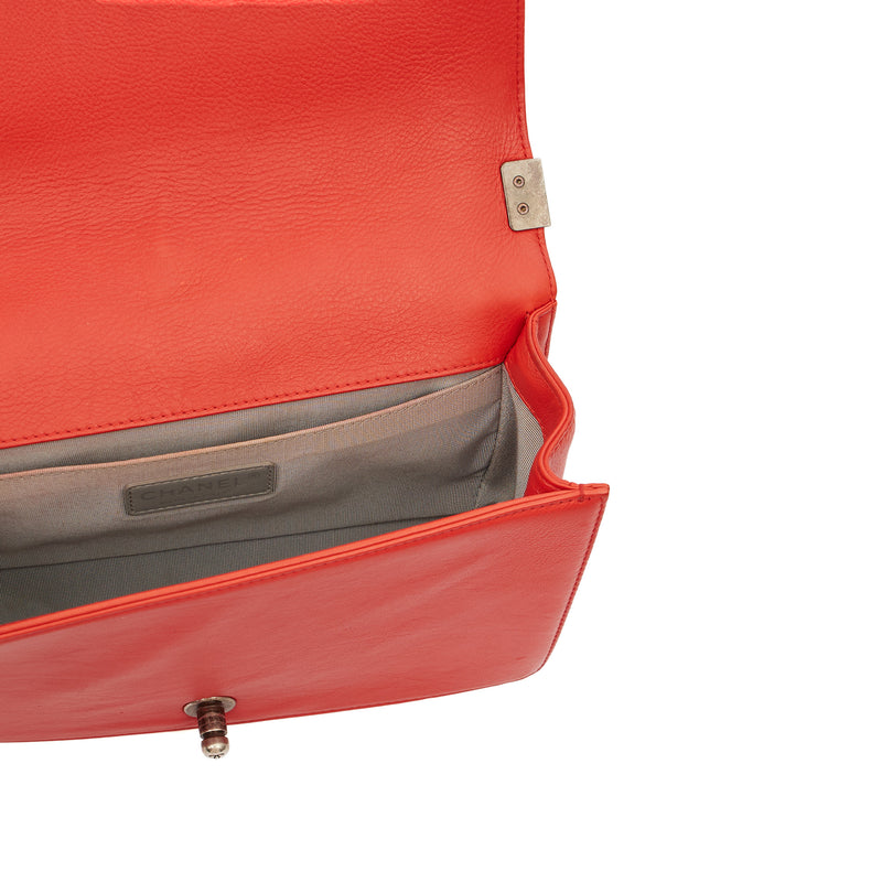 Picture of Chanel Shoulder Bag Boy - Medium in Red, Calfskin Leather