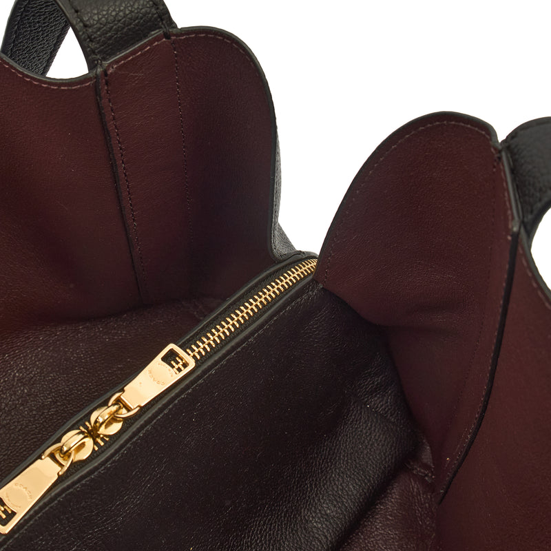 Picture of Coach Tote Edie Tote in Black, Leather