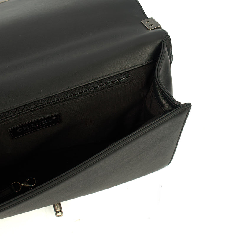 Picture of Chanel Shoulder Bag Boy - Large in Black, Calfskin Leather