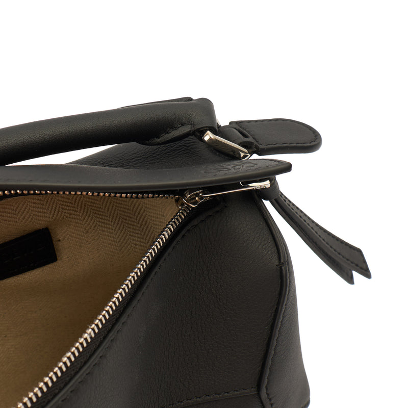 Picture of Loewe Cross Body Puzzle - Mini in Black, Leather