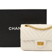Picture of Chanel Cross Body Chevron Flap Bag  in White, Calfskin Leather