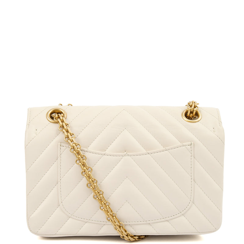 Picture of Chanel Cross Body Chevron Flap Bag  in White, Calfskin Leather