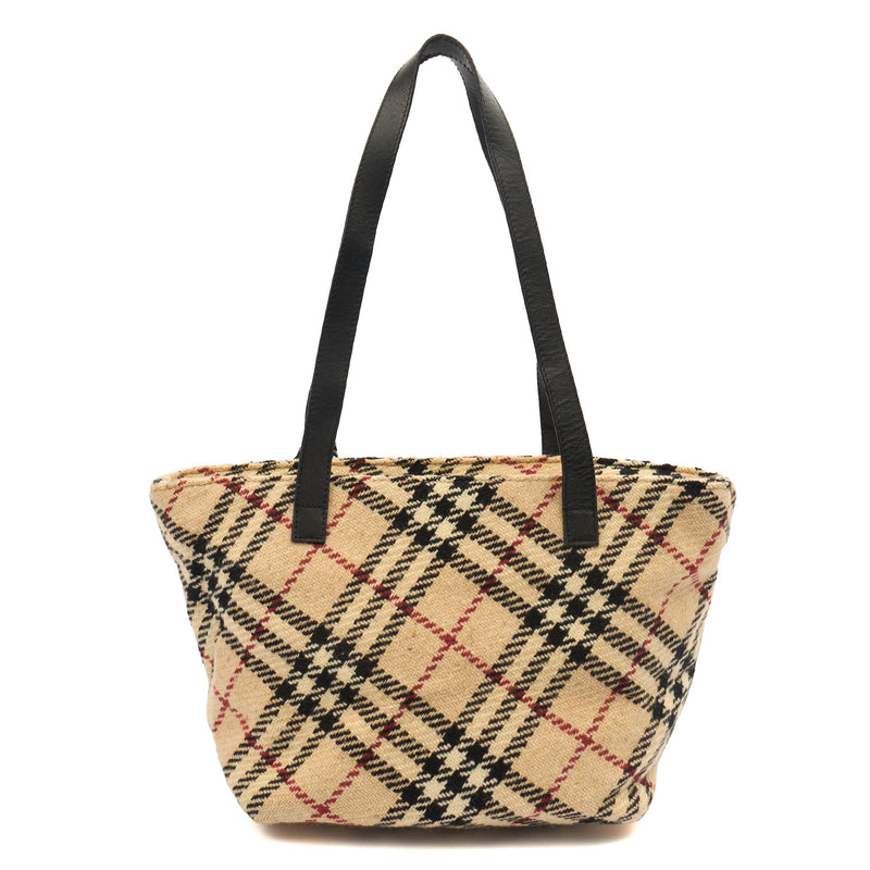Picture of Burberry Tote Check Tote in Nova Check, Canvas