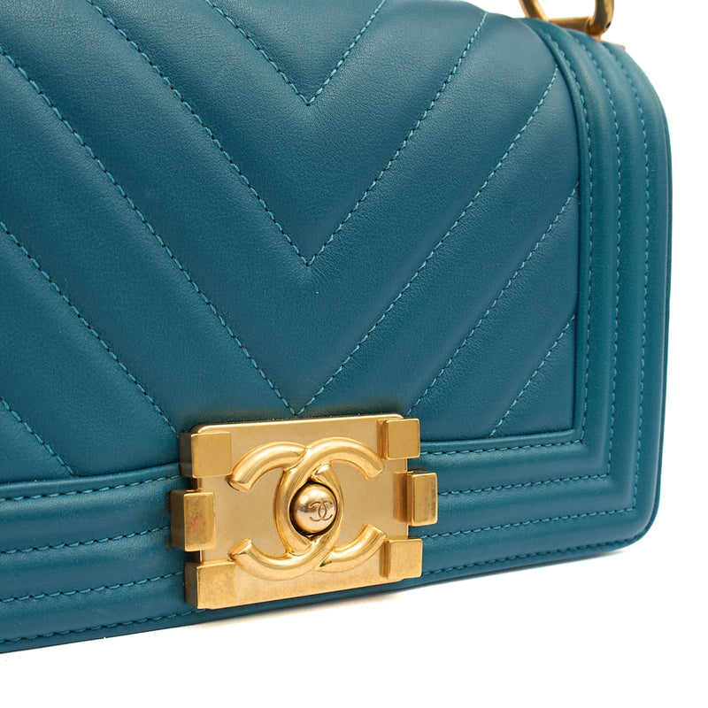 Picture of Chanel Shoulder Bag Boy - Small in Blue, Calfskin Leather