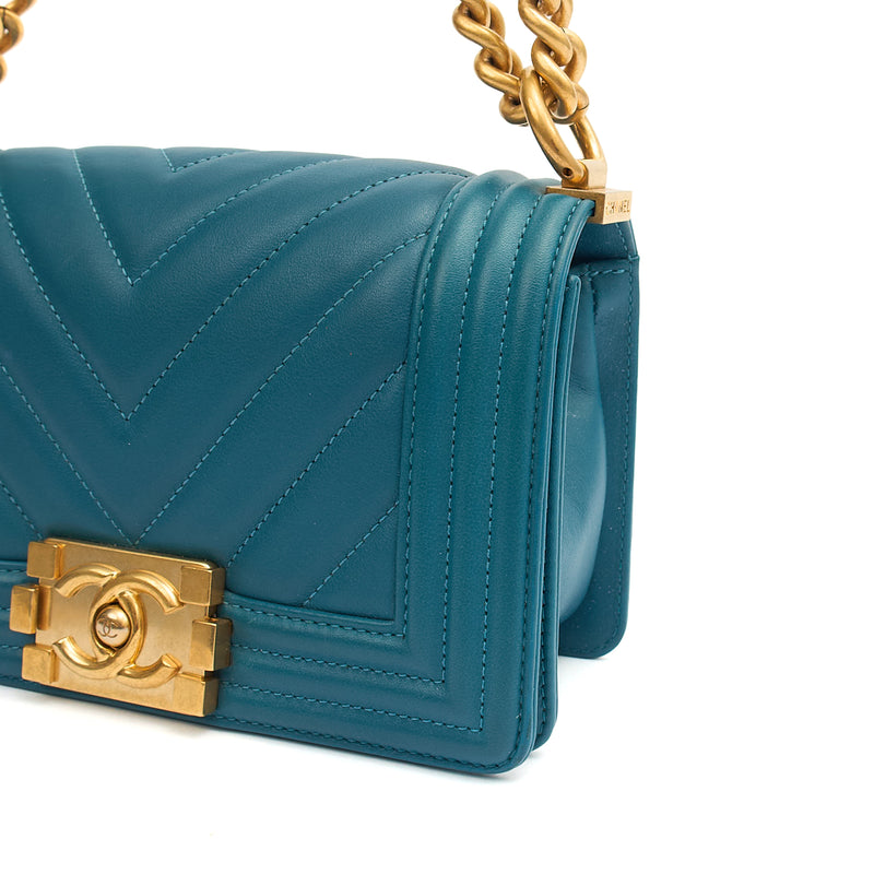 Picture of Chanel Shoulder Bag Boy - Small in Blue, Calfskin Leather